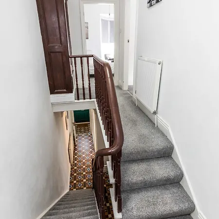 Letaway - Yonge's Place *