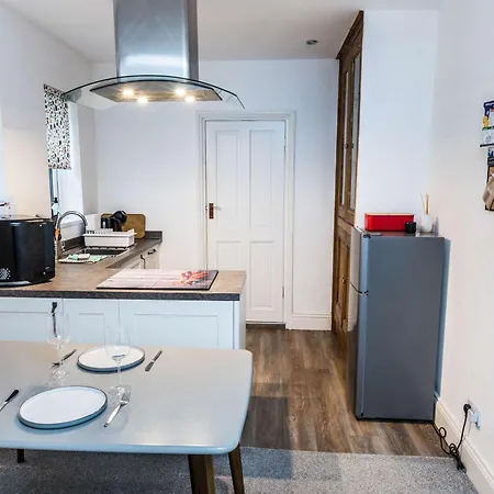 Letaway - Yonge's Place *