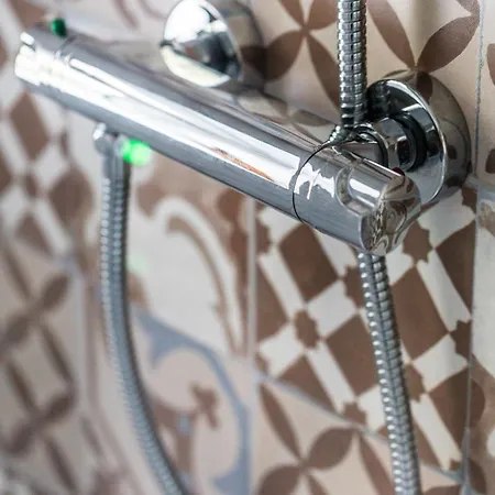 Letaway - Yonge's Place *